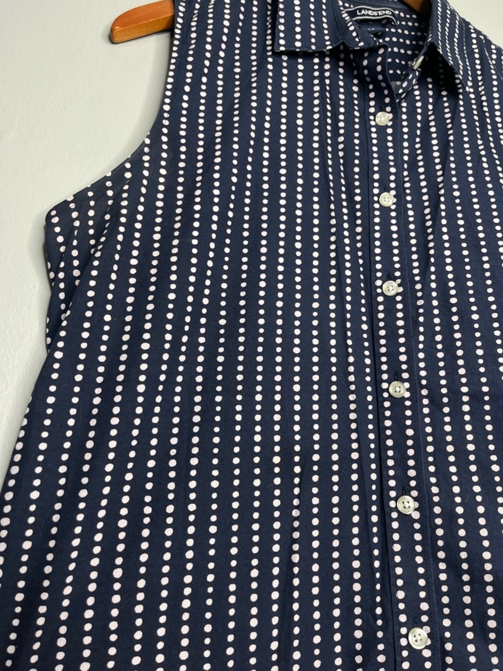 Lands' End Navy Sleeveless Button-Front Shirt with White Dot Stripes - Picture 4 of 6